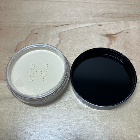 Travel Size Mini Hourglass Veil Translucent Setting Powder NEW - Picture 2 of 3